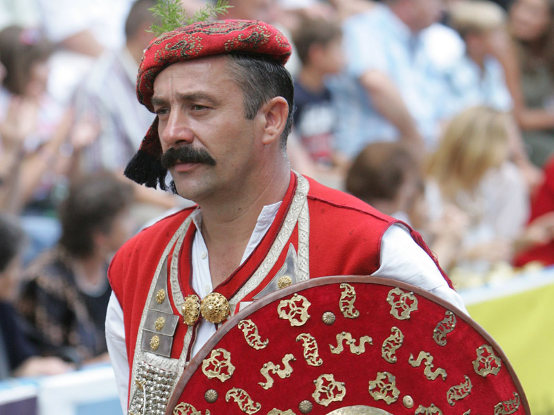 Štitonoša, buzdovandžije i vodiči edeka